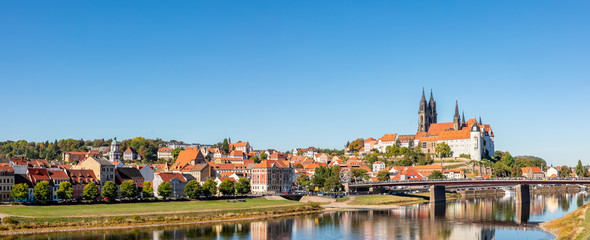 Obraz premium Panorama Stadt Meißen an der Elbe mit Dom und Albrechtsburg