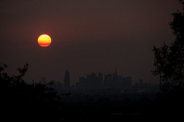 Sonnenaufgang über der Frankfurter skyline