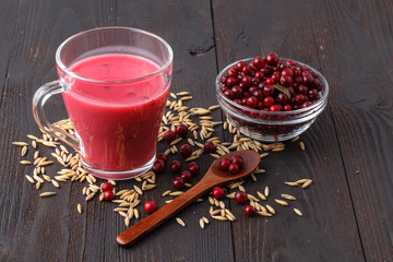 healthy berry drink with fresh berry