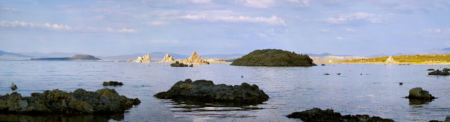 Fototapeta na wymiar Kalktuff Formationen am Mono Lake