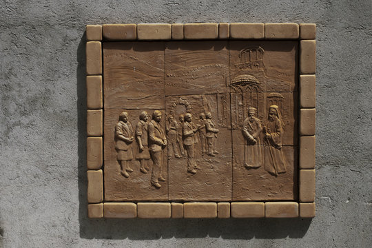 Close-up of the Violi sculptors' sculpture in Italy