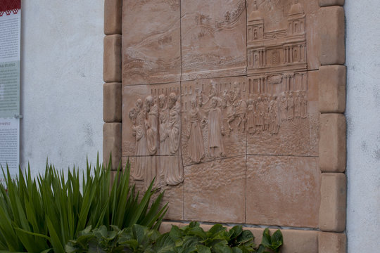 Close-up of the Violi sculptors' sculpture in Italy