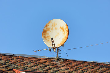 Old Rusty Parabola Receiver
