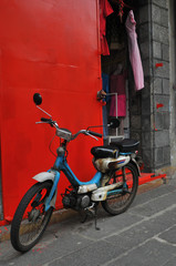 Obraz na płótnie Canvas bike on the street