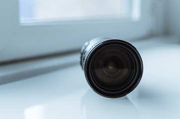 camera lens seen from the left