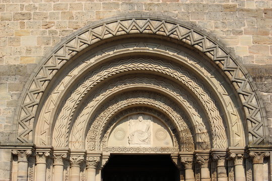Archivolte et tympan de la basilique Saint-Maurice d&rsquo;&Eacute;pinal, Vosges