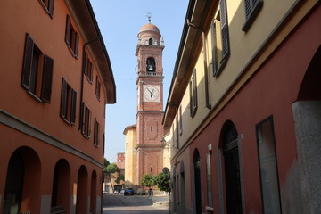 Grande campanile di Vimercate, italia