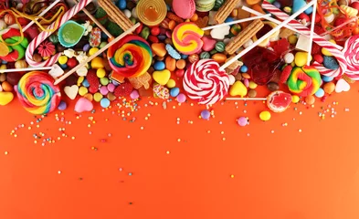Cercles muraux Bonbons bonbons avec de la gelée et du sucre. gamme colorée de bonbons et de friandises pour enfants différents.