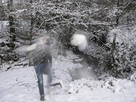 JUGANDO CON LA NIEVE