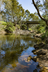Fototapeta na wymiar Loddon River Bridge vert