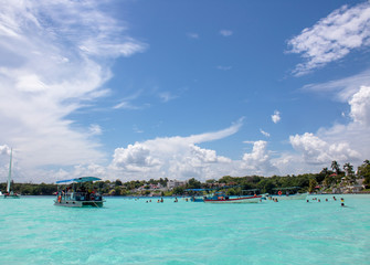 Bacala, laguna de 7 colores en Chetumal, Riviera Maya.