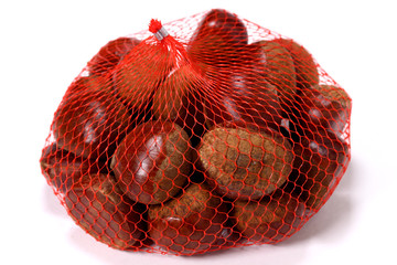 ネットに入った栗