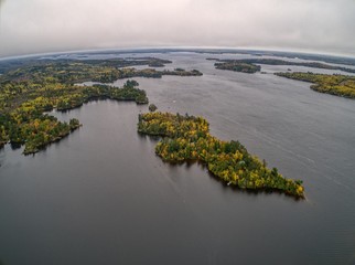 Obraz premium Fall Colors at Lake Vermillion in Northern Minnesota during October