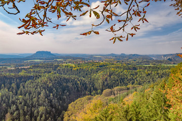 herrliche Natur - Blick von der Brand-Baude über den Nationalpark Sächsiche Schweiz zum...