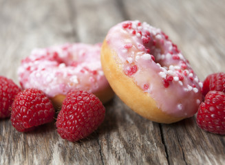 donuts au fruits rouge framboises