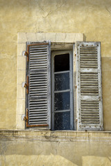 Mediteranes altes Fenster