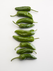 Hilera de pimientos verdes de Gernika