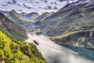 Fototapeta na wymiar Blick auf den Geirangerfjord