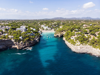 Luftaufnahme, Bucht Cala Santanyi  mit Strand und Roca Fesa, Gemeinde Santanyi, Region von Cala Figuera, Mallorca, Balearen, Spanien
