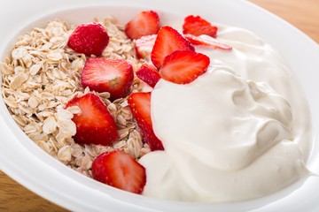 Granola with Strawberries and Yogurt