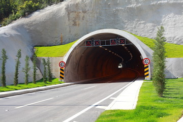 Tunnel