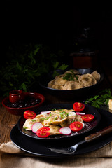 Organic - ravioli Delicate peas with olive oil, tomatoes and radishes