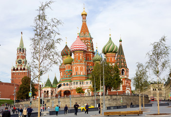 Fototapeta na wymiar Moscow, Russia, St. Basil's Cathedral on Red square. This is one of the most beautiful and ancient temples in Moscow, the most important decoration of Red square.