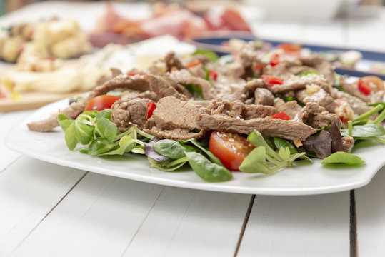 Asian salad with grilled beef