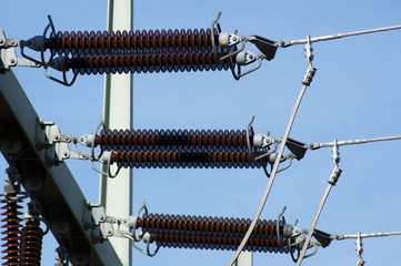 Hochspannungs Leitung im Kraftwerk