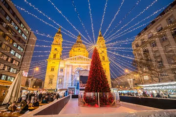 Poster Kerstmarkt op het Sint-Stefanusplein in Boedapest, Hongarije © eyetronic