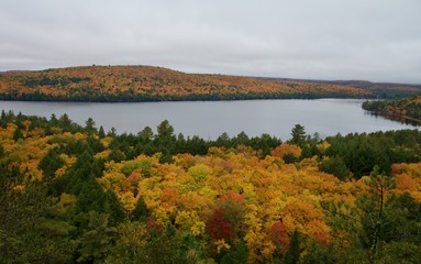 Hiking the beautiful trails of Algonquin Park in fall