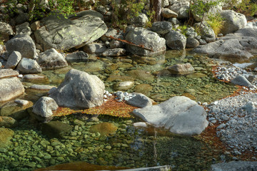 Gebirgsbach Schmelzwasser