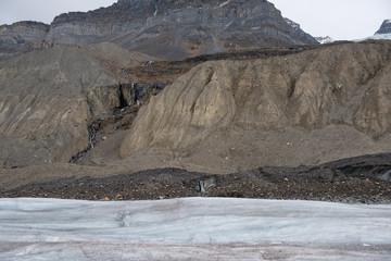Glätscher und Gestein