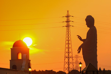 夕暮れの牛久大仏