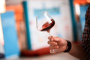 Red WINE - Front View Splash Hand