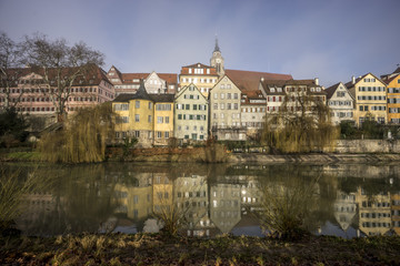 Fototapeta na wymiar Tübingens Neckarfront