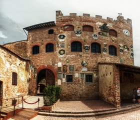 Fototapeta na wymiar Redbrick buildings of Certaldo, Tuscany, once residence of Boccaccio
