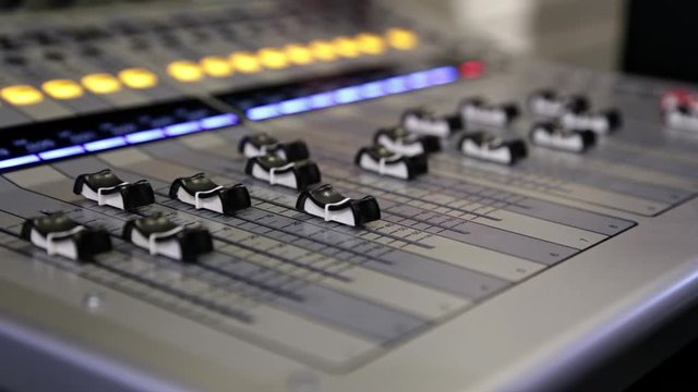  Motorized Fader Mixing Console