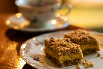 crumble cake with pumpkin and apple