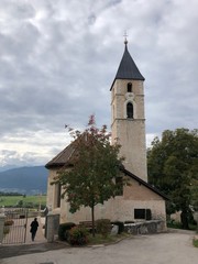 Fototapeta na wymiar chiesa campanile 