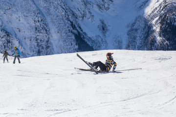  man  learning to ski
