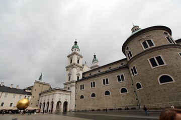 Fototapeta na wymiar Blick auf den Salzburger Dom.