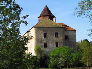 Fototapeta premium Medieval gothic castle on a rock, tower and main building, Czech republic, Rataje nad Sazavou