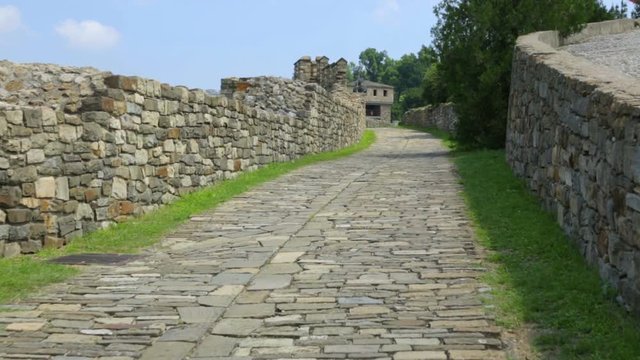 Wall path to Tsarevets fortress