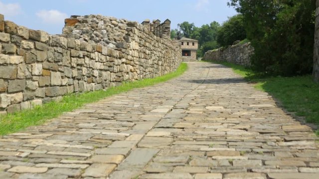 Wall path to Tsarevets fortress