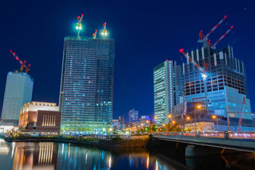 神奈川県横浜市みなとみらいの工事ビル　夜景