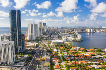 Naklejka premium Zdjęcia lotnicze Miami Dade Sunny Isles Beach FL