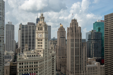 Fototapeta na wymiar Chicago River and skyline rooftop view