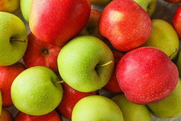 Different ripe fresh apples