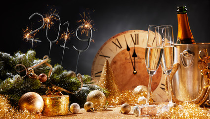 New Years Eve 2019 party background - obrazy, fototapety, plakaty